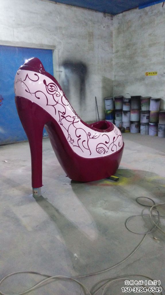 店門口高跟鞋雕塑 創(chuàng)意動(dòng)漫雕塑 仿真擺件生產(chǎn)制作