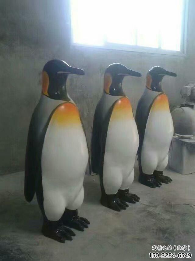 大型玻璃鋼企鵝雕塑 步行街宣傳雕塑 仿真擺件
