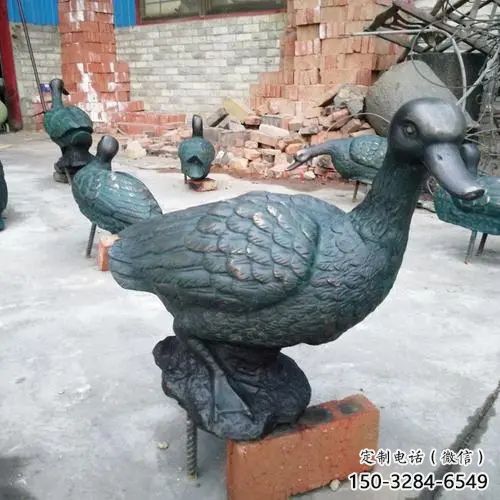 鴨子雕塑廠家，仿真動物， 公園廣場街頭擺件 (5)