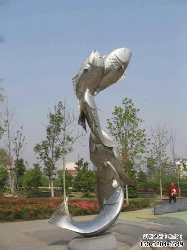 景區(qū)魚形雕塑，鍍金歐式雕塑，鐵藝材質(zhì)