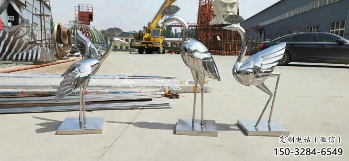 園林白鷺雕塑，噴漆運(yùn)動(dòng)雕塑，網(wǎng)格形式