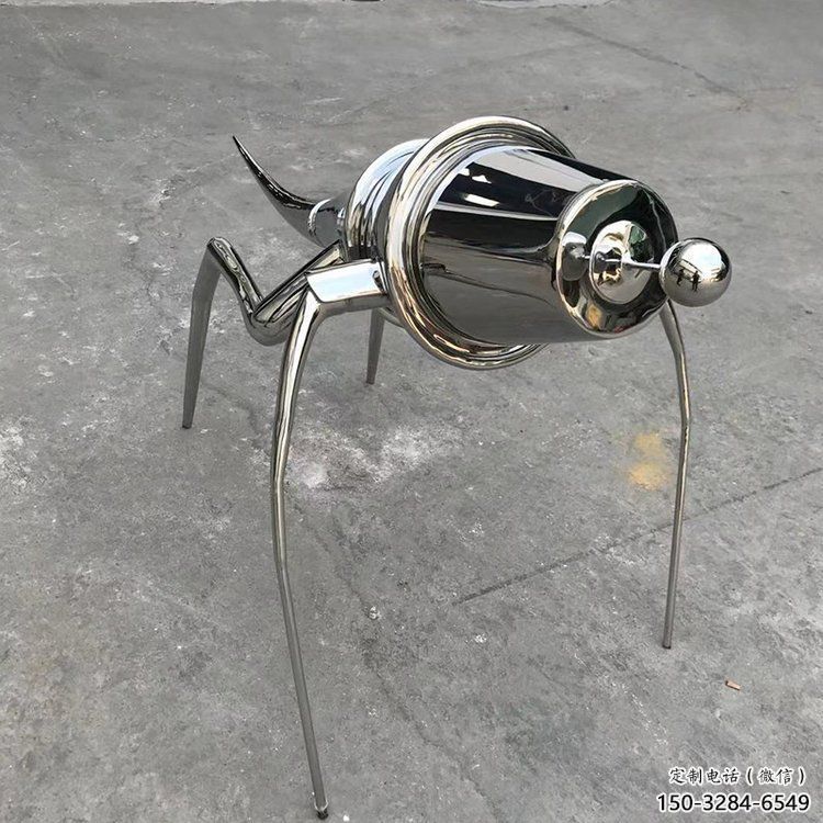 公園蝗蟲雕塑，噴砂發(fā)光雕塑，拋光工藝