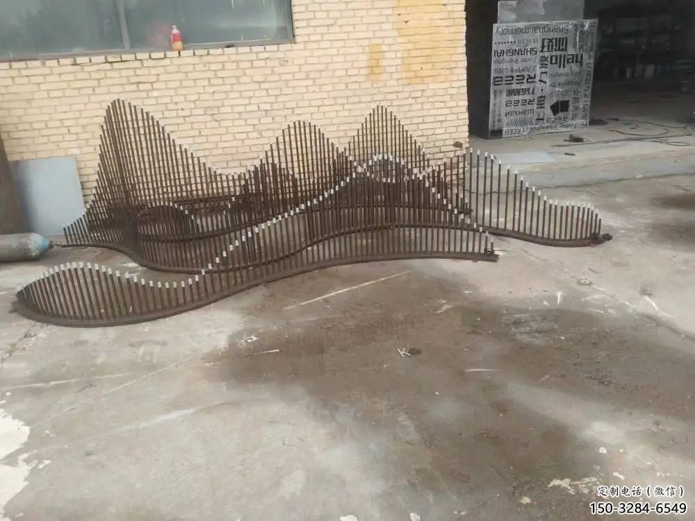 園林假山雕塑，噴漆景觀(guān)雕塑，網(wǎng)格形式