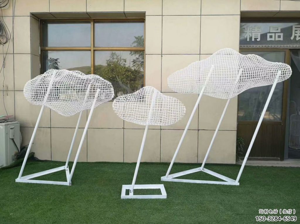 步行街云朵雕塑，鍛造景觀雕塑，鏤空方式