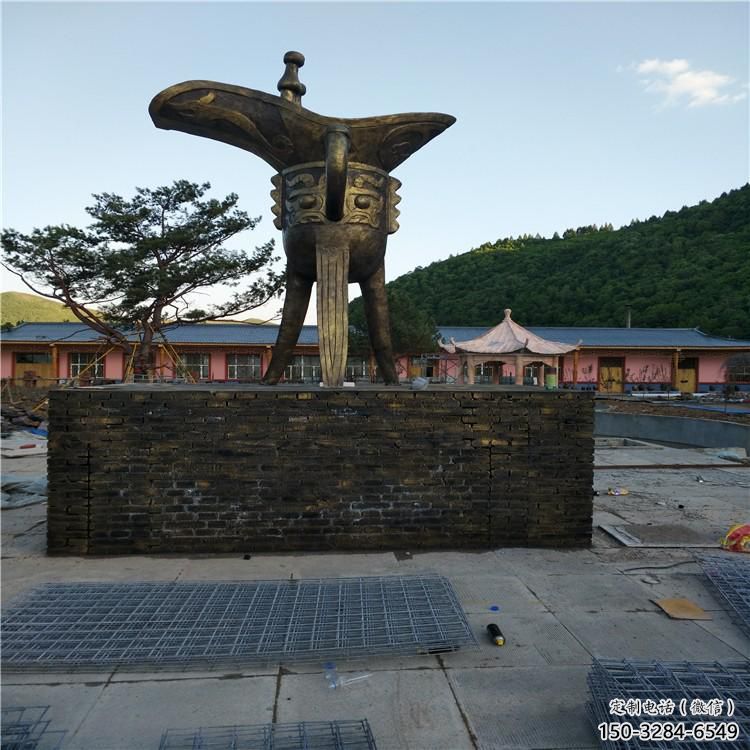 大型杯子雕塑 鍛造發(fā)光小品 房地產(chǎn)雕塑