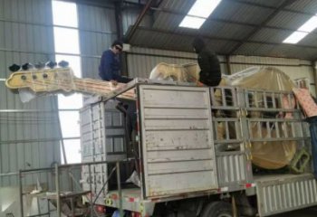 美陳吉他雕塑 異形噴水小品 酒店雕塑