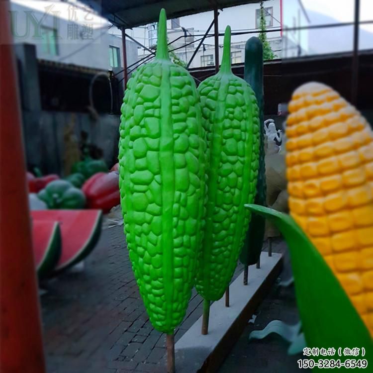 房地產苦瓜雕塑 現(xiàn)代景觀瓜果雕塑 幾何果蔬雕塑