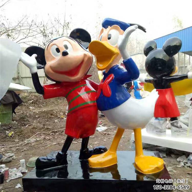 大型唐老鴨雕塑 鍛造發(fā)光卡通雕塑 房地產(chǎn)動漫雕塑