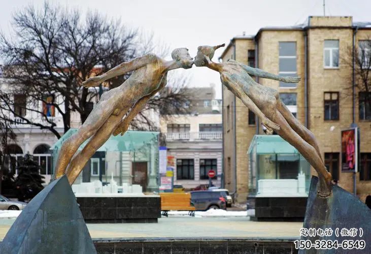 愛情雕塑廠家 景觀美陳親吻雕塑 噴漆戀人雕塑