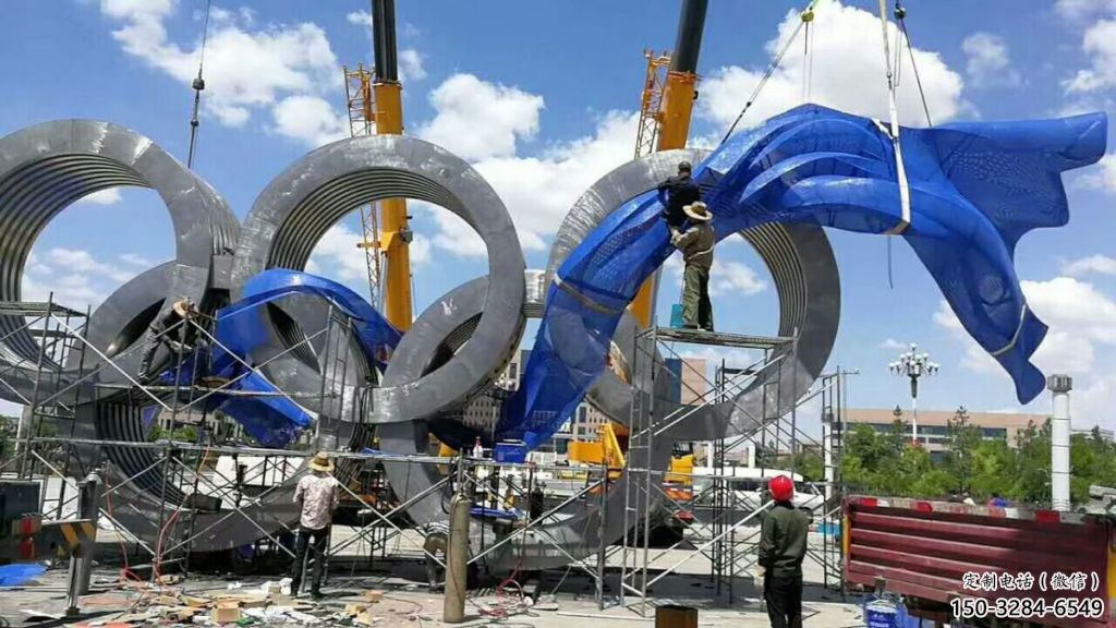 運動場建筑雕塑，不銹鋼五環(huán)雕塑，校園建筑