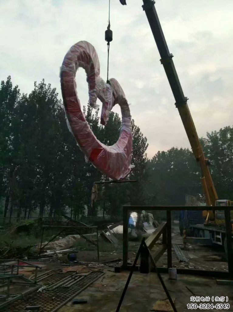 大型商場(chǎng)心形雕塑 仿真桃心雕塑 烤漆愛(ài)情雕塑