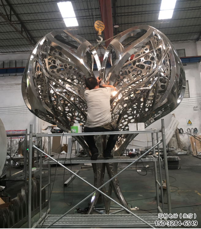 心形雕塑廠家，鏤空抽象藝術(shù)，燈光原理設(shè)計制作