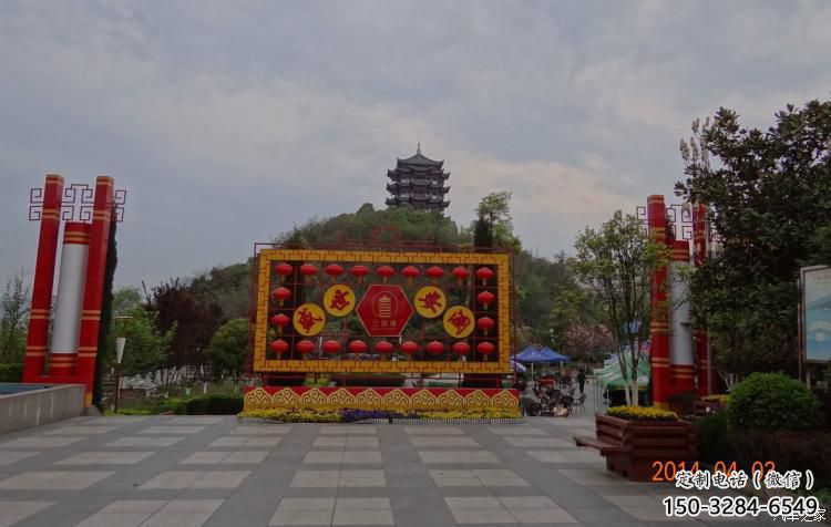 街道燈籠雕塑 現(xiàn)代雕塑 彩繪雕塑