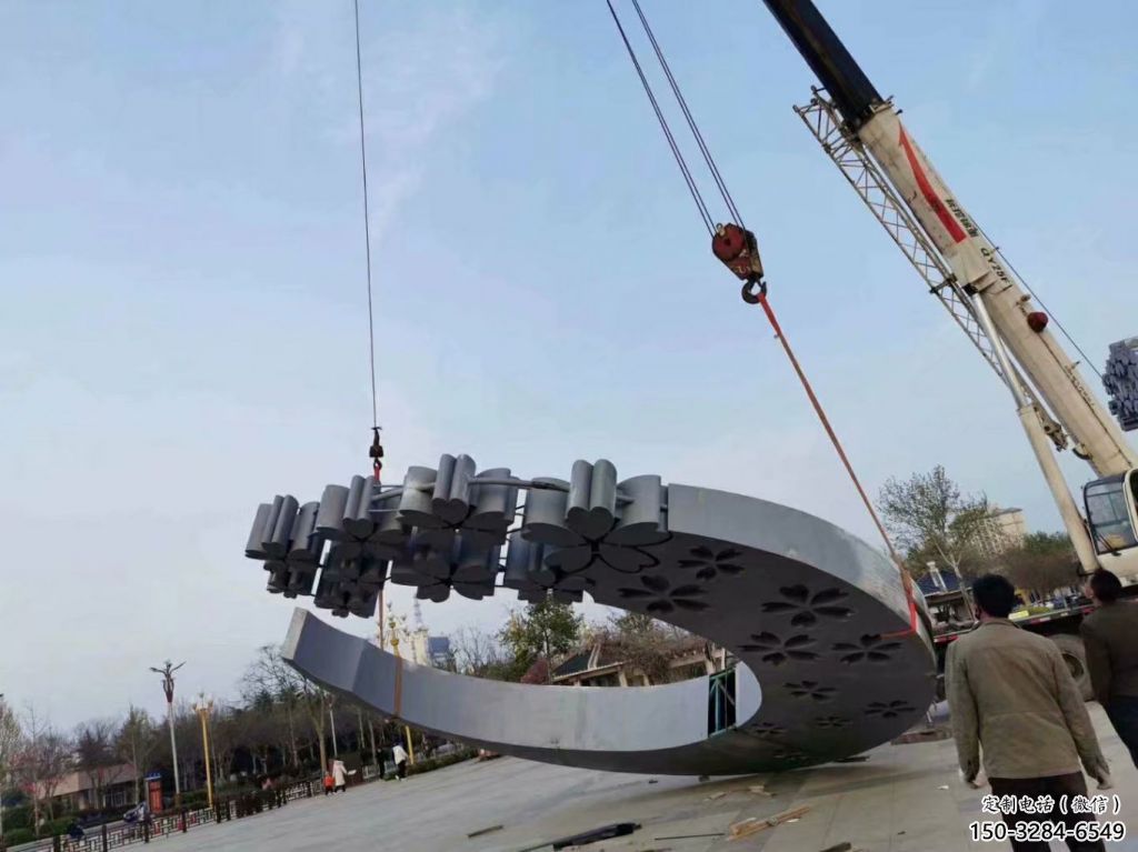 步行街月牙雕塑 游樂場(chǎng)雕塑 鑄造月亮牙雕塑