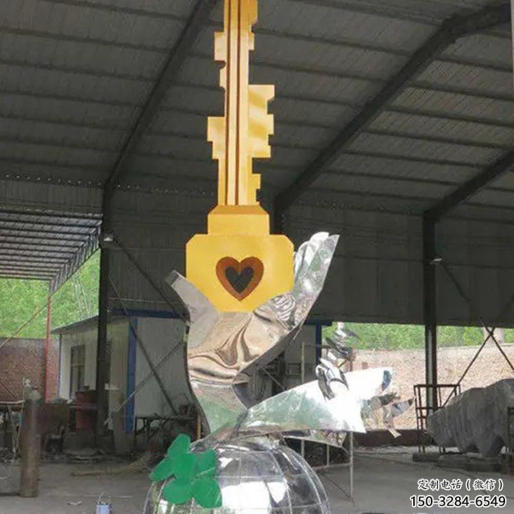 現代鑰匙雕塑 大型別墅區雕塑 彩繪金鑰匙雕塑