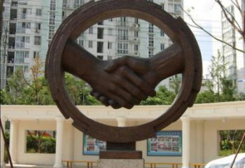 噴漆握手雕塑 中式村口雕塑 草地誠(chéng)信雕塑