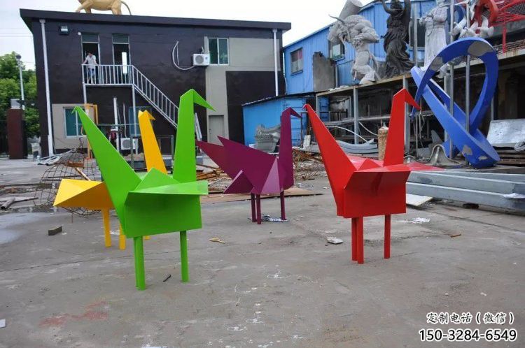 彩繪千紙鶴雕塑 景觀鶴鳥雕塑 街頭折紙風格