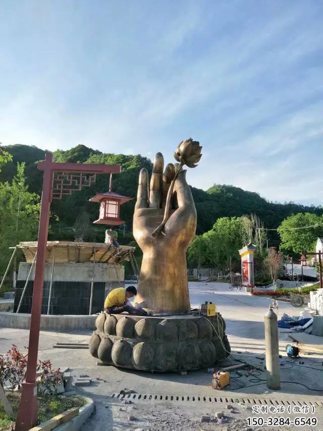 彩繪佛手雕塑 電鍍現(xiàn)代觀音手雕塑 公園雕塑