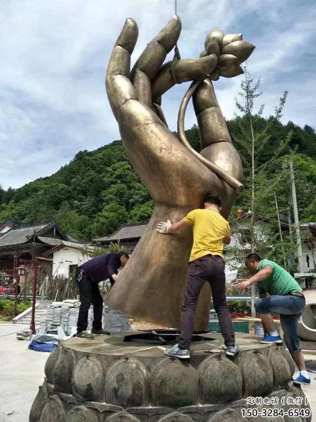 異形佛手雕塑 現(xiàn)代校園雕塑 校園觀音手雕塑