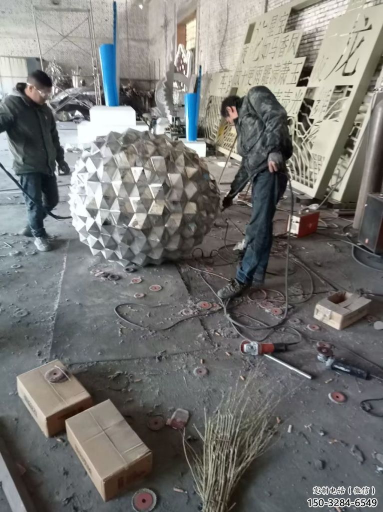 廣場松塔雕塑 抽象松果造型 烤漆雕塑