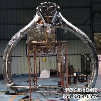 指環(huán)拱門雕塑，戒指藝術(shù)造型，不銹鋼指環(huán)大門雕塑