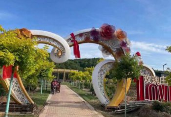 心形大門雕塑，創(chuàng)意設(shè)計(jì)，戶外不銹鋼拱門雕塑