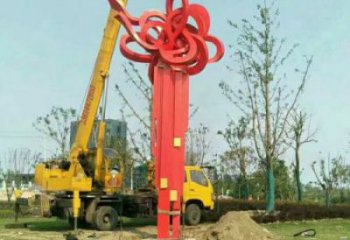 庭院中國結雕塑