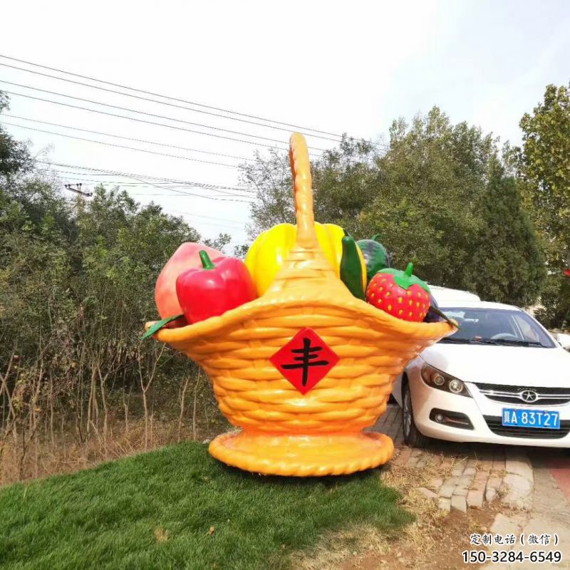 村口果籃雕塑
