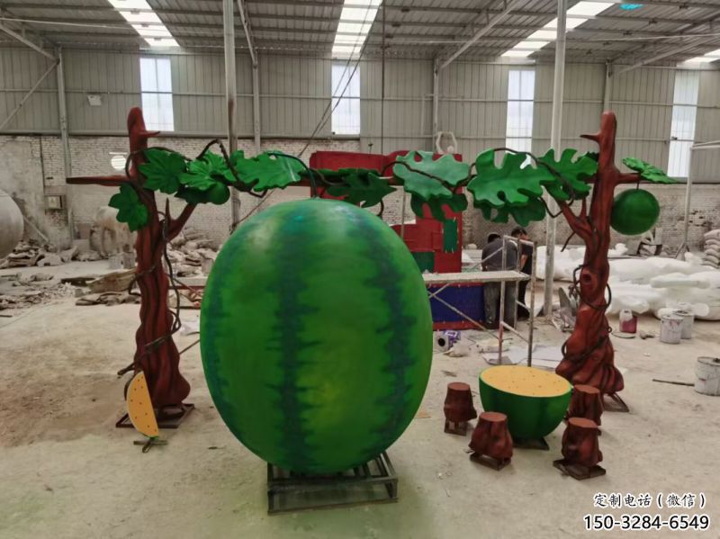 景觀果籃雕塑訂做，景區(qū)案例，西瓜果籃雕塑定制