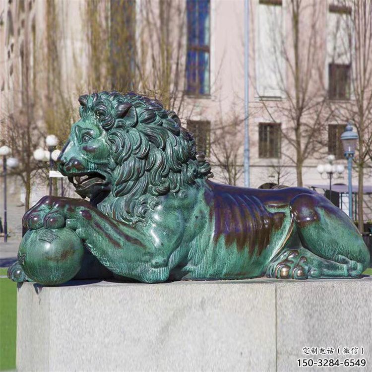 主題獅子雕塑制作，景觀美陳概念，青銅趴獅雕塑生產(chǎn)