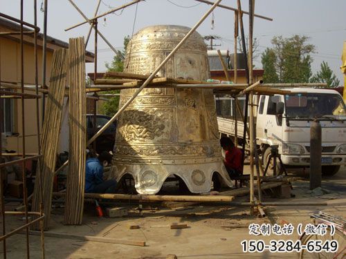 黃銅喇叭形銅鐘雕塑生產(chǎn)制作