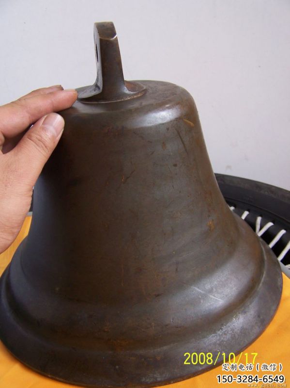 小型平直形光面銅鐘雕塑