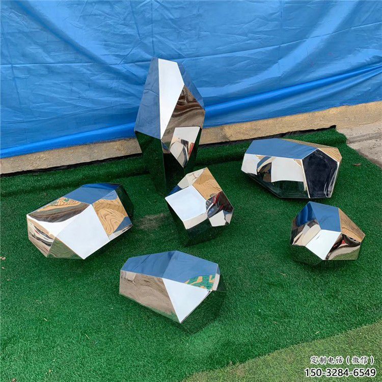 鏡面鵝卵石雕塑