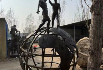 地球儀雕塑供應，校園雕塑，地球儀人物雕塑制造廠家