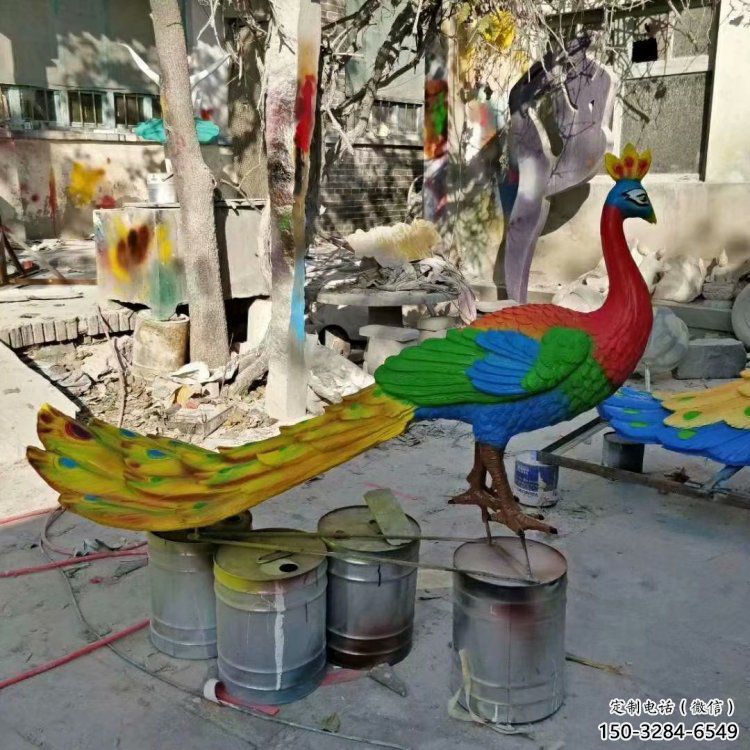 彩繪孔雀雕塑選用，多彩藝術，仿真孔雀雕塑展品?