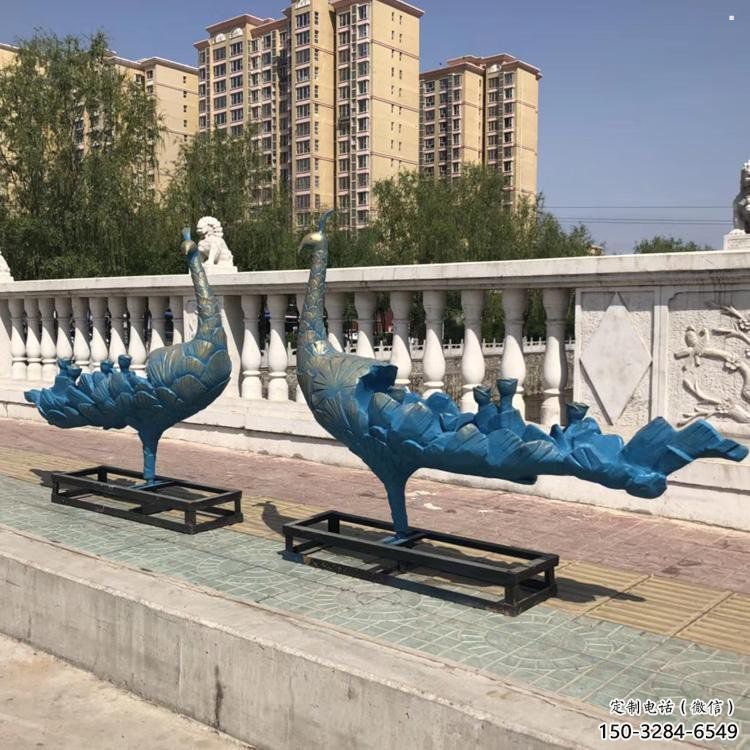 彩繪孔雀雕塑供應，圓雕體系，仿古孔雀雕塑制作廠家