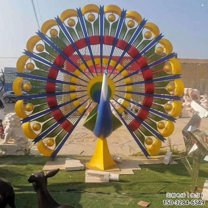 孔雀雕塑供需，室外軟裝，金屬孔雀開屏雕塑制作廠家?