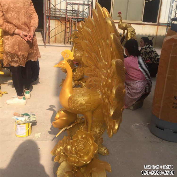 花園孔雀雕塑點擊，多彩藝術(shù)，銅孔雀雕塑承接
