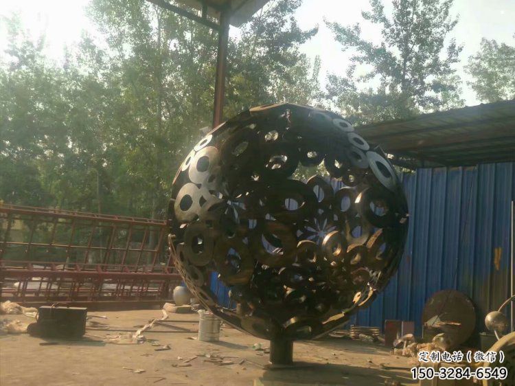 球體雕塑服務(wù)商，噴泉雕塑，不銹鋼球體雕塑訂做廠家