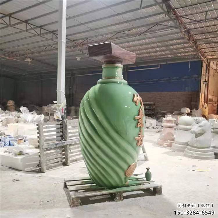 酒瓶雕塑展品，公園小品，城市玻璃鋼酒瓶雕塑供需