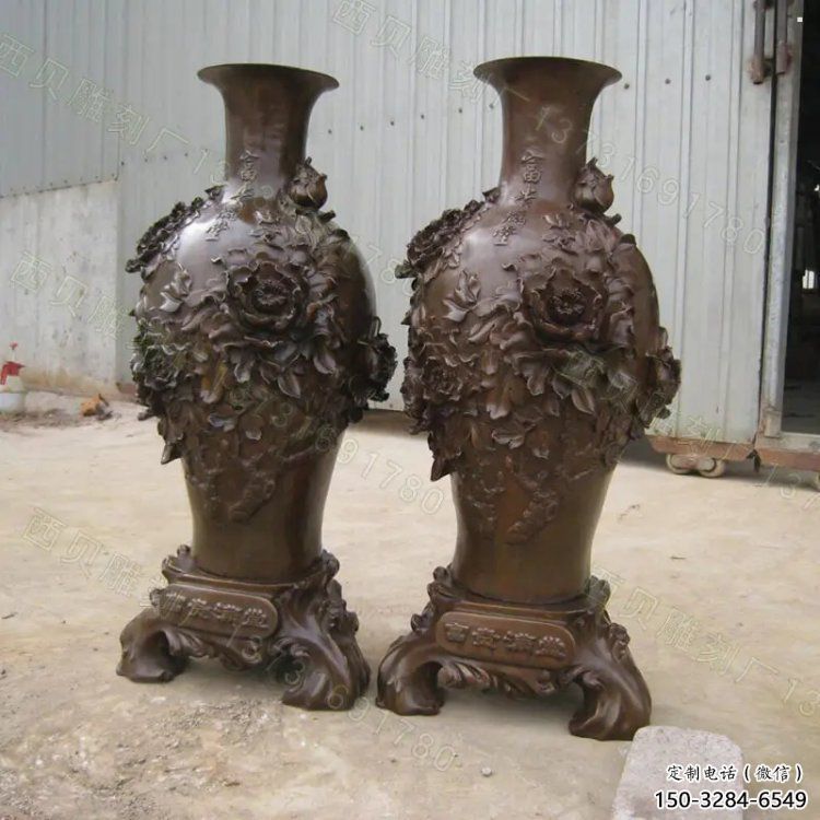 銅花瓶雕塑供應(yīng)，城市裝飾，彩色銅花瓶雕塑優(yōu)選