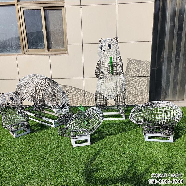 景觀熊貓雕塑選用，美陳雕塑，鏤空熊貓雕塑廠家