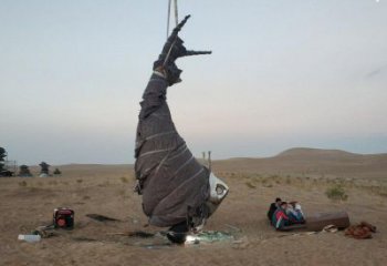 水滴雕塑批發(fā)，拉絲工藝，景觀鏡面水滴雕塑承接