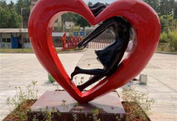 街道心形人物雕塑