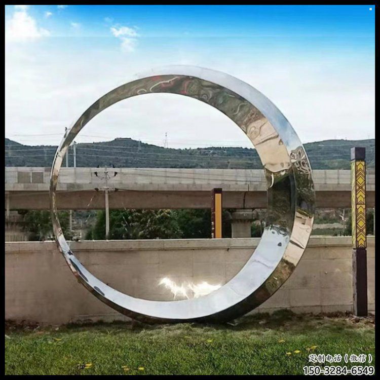 月牙雕塑擺件供需，彩鋼制作，大型鏤空月牙雕塑公司