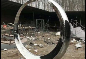 月牙雕塑選用，小區擺件，大型鏤空月牙雕塑公司