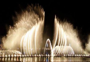 平涼水景程控噴泉雕塑，高噴循環(huán)噴水方式設計制作