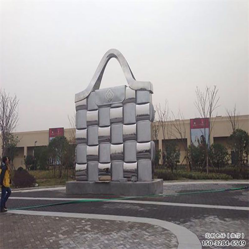 清鎮(zhèn)景觀背包雕塑優(yōu)選，陸地?cái)[件，園林不銹鋼背包雕塑供應(yīng)