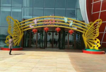 長(zhǎng)春蝴蝶拱門雕塑，鏤空烤漆效果，不銹鋼小區(qū)標(biāo)識(shí)雕塑