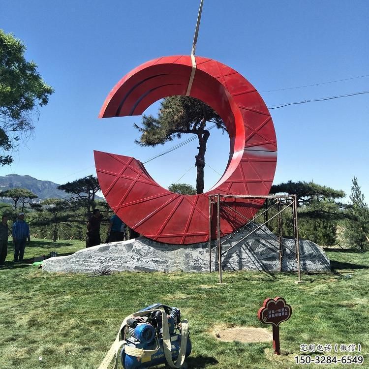 巴彥淖爾草地精神堡壘雕塑